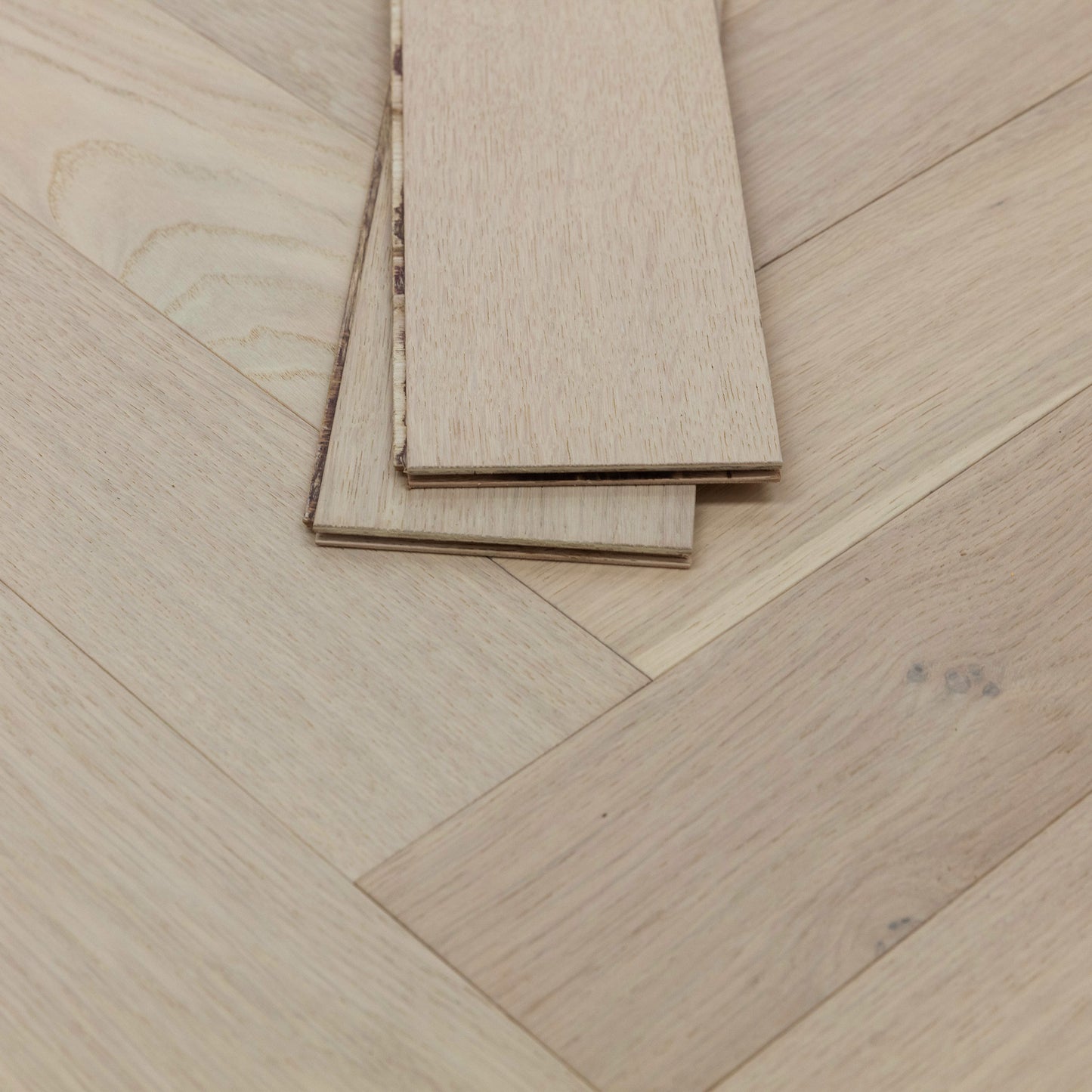 St. Moritz Herringbone White Oak