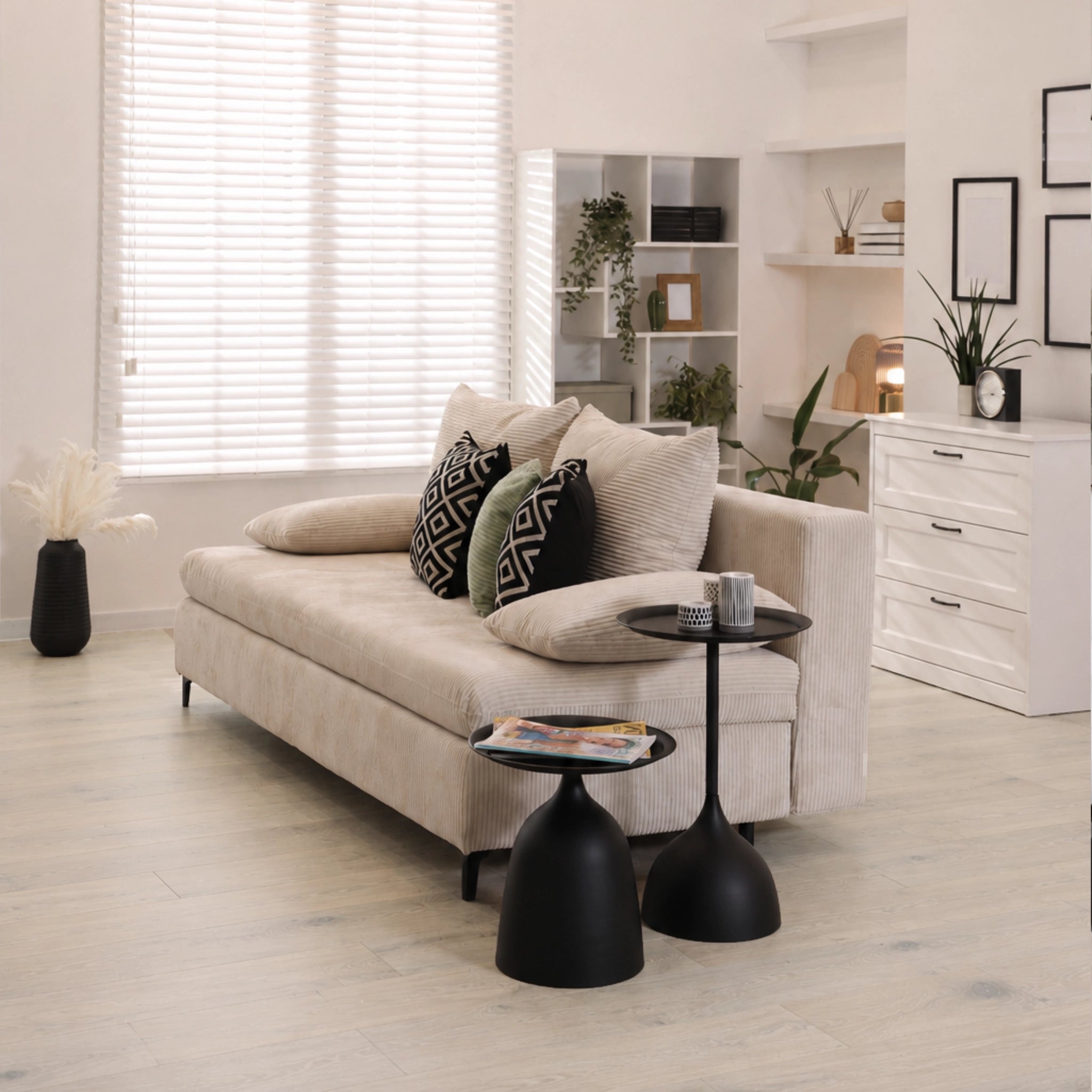 Dahlia White Oak
